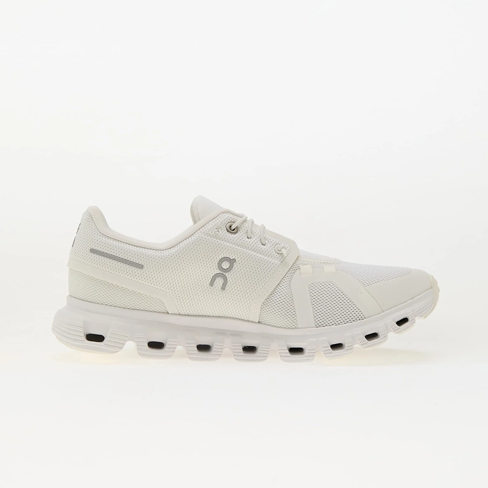 On M Cloud 6 White/ White