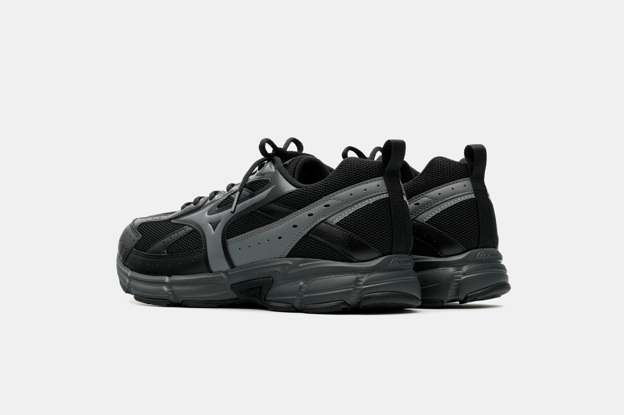 Mizuno Speed 'Black/Silver'
