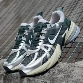 Nike V2K Run Vintage Green
