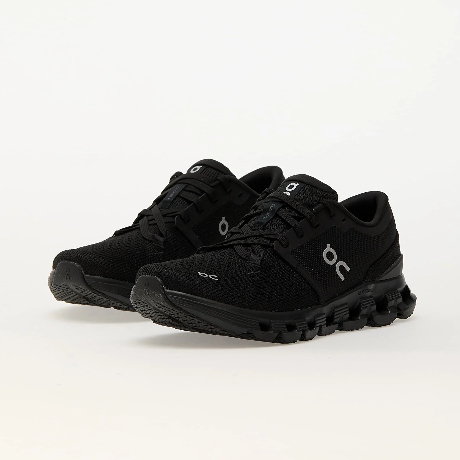On W Cloud X 4 Black/ Eclipse