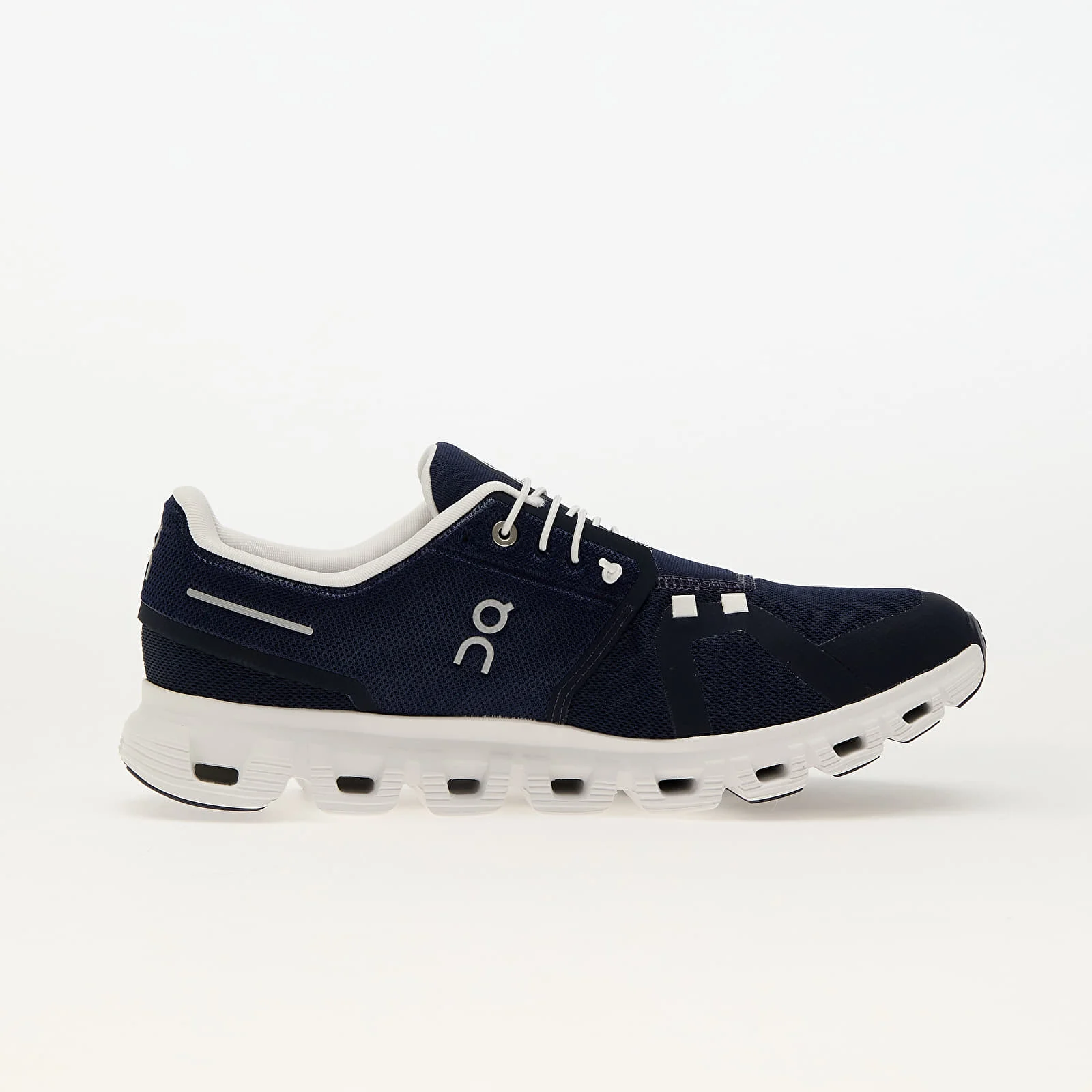 On M Cloud 6 Midnight/ White