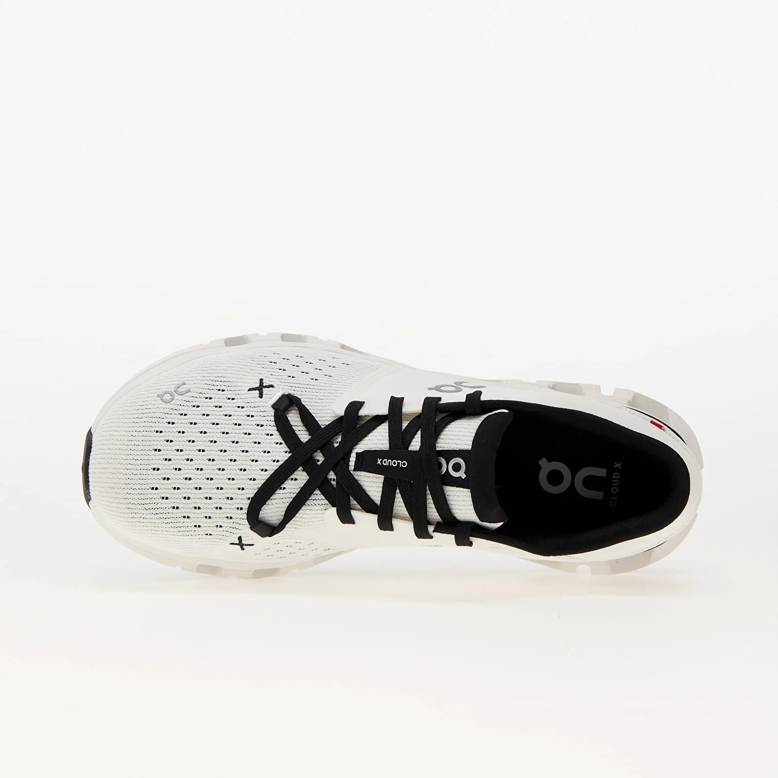 On W Cloud X 4 Ivory/ Black