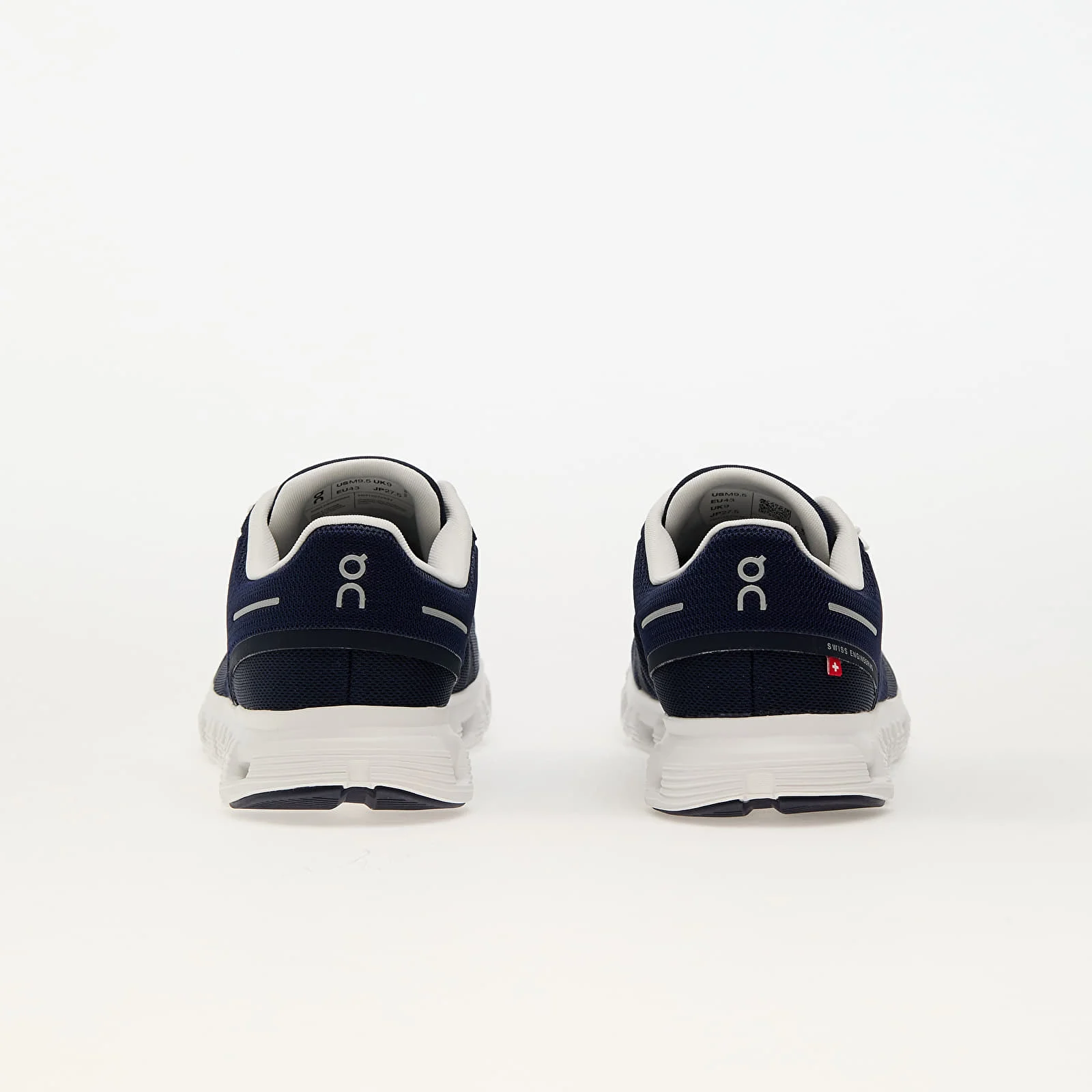 On M Cloud 6 Midnight/ White