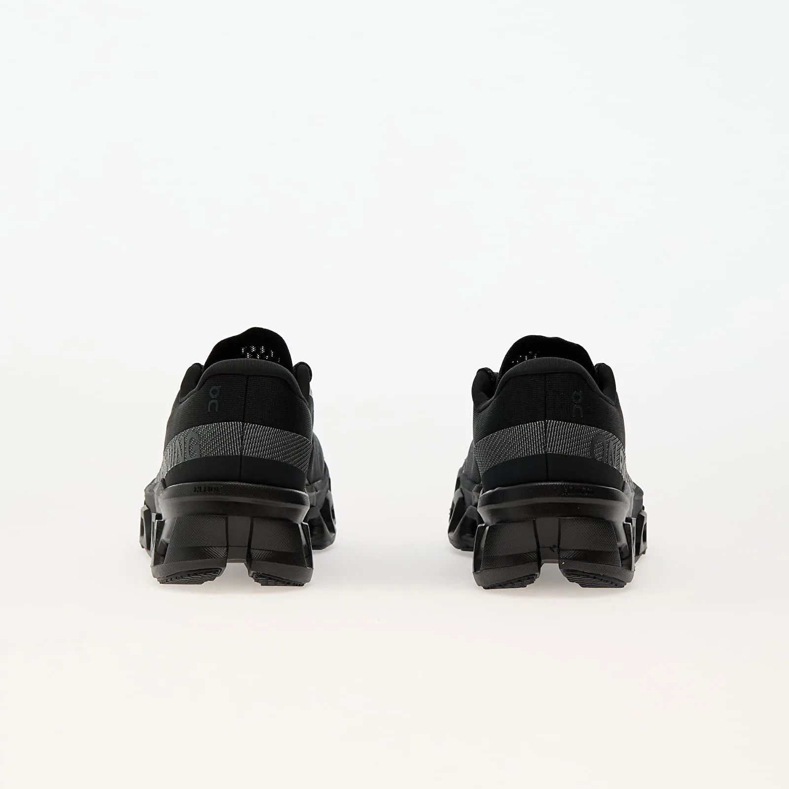 On M Cloudmonster 2 Black/ Black