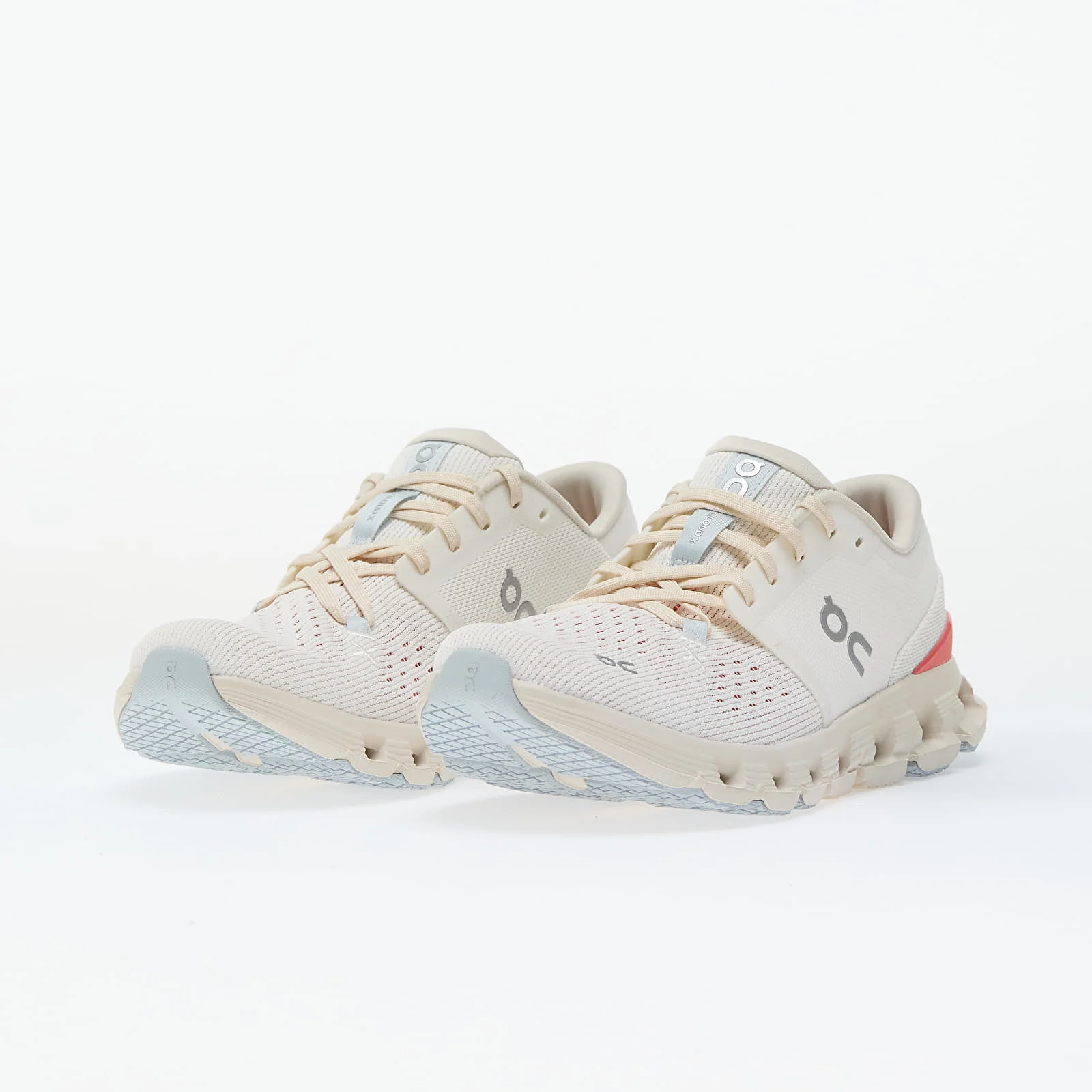 On W Cloud X 4 Ivory/ Salmon