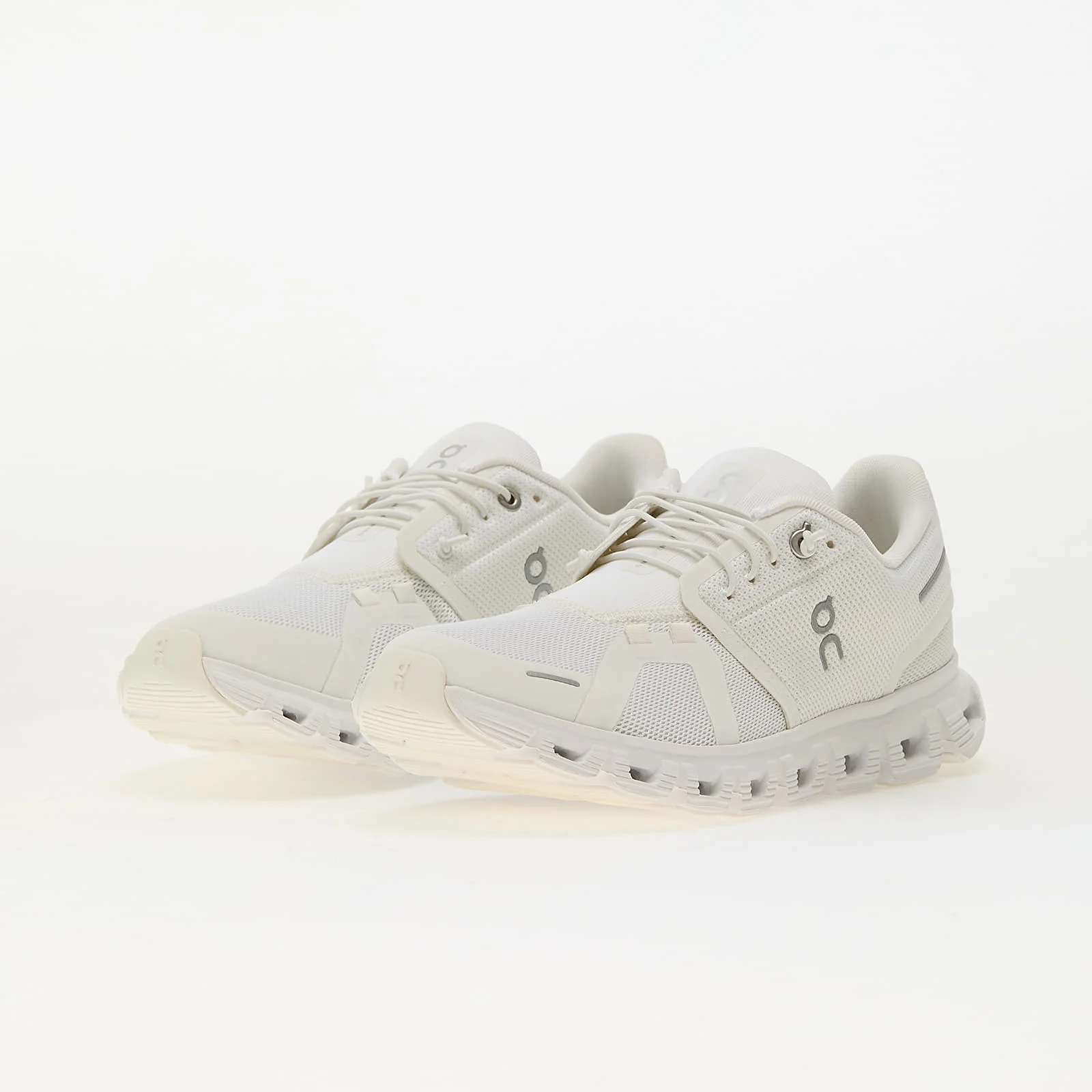 On M Cloud 6 White/ White