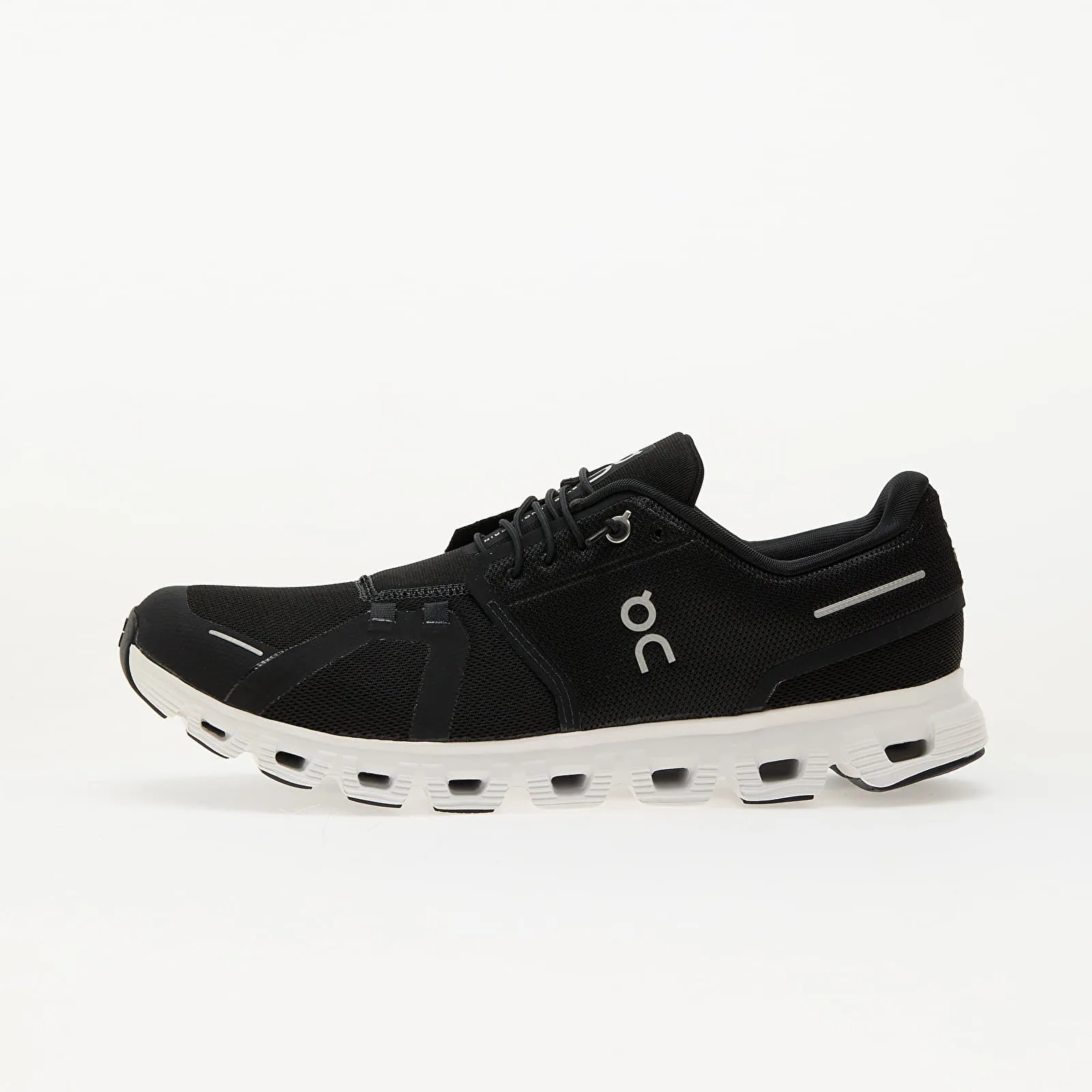 On Cloud X 6 Black / White