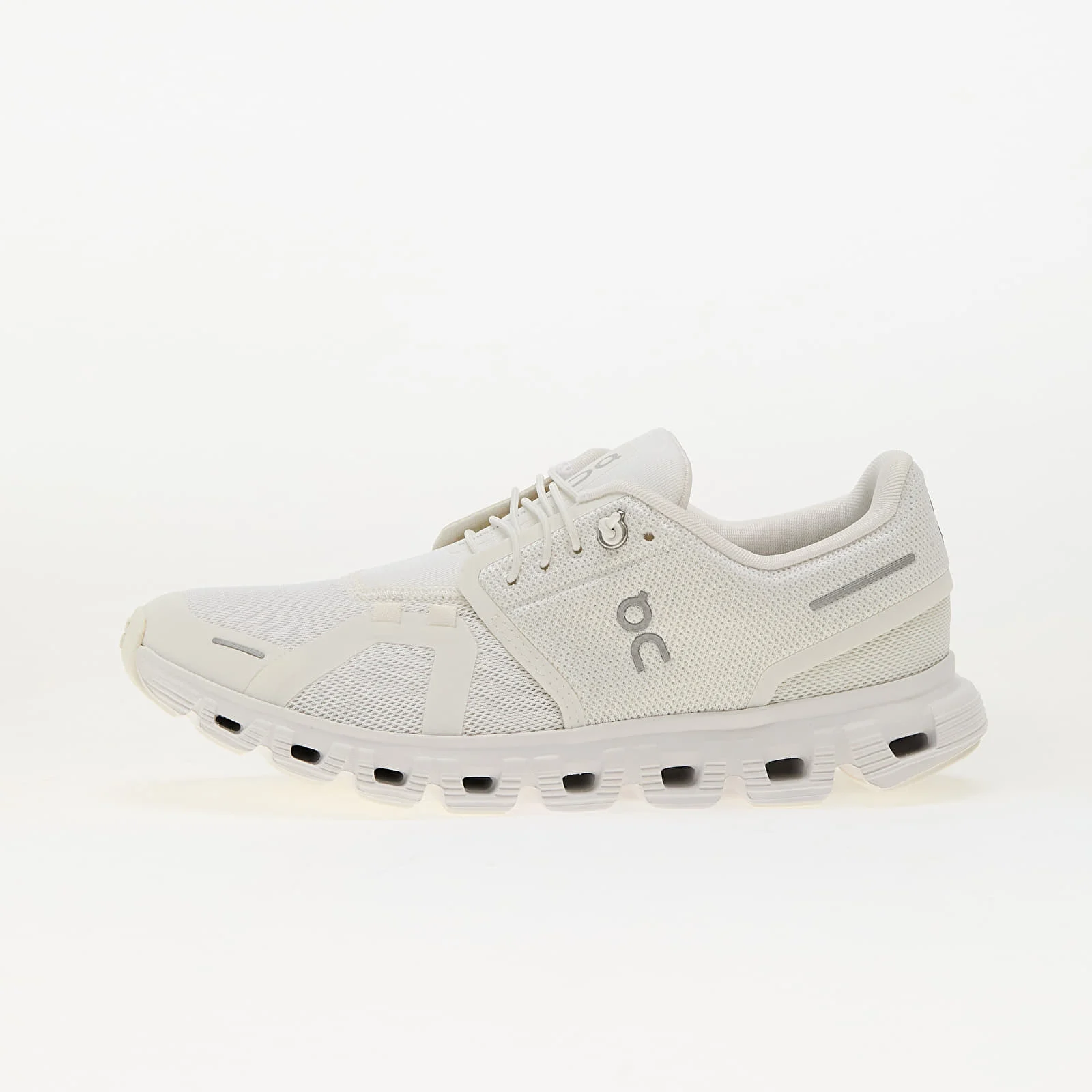 On M Cloud 6 White/ White